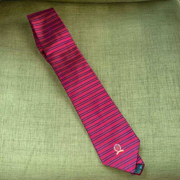 Tommy Hilfiger Vintage Men's Neck Tie Red and Navy Stripe with Emblem 100% Silk - Picture 8 of 8